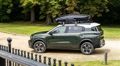 Didelių septynviečių SUV automobilių interjeras