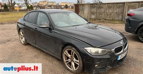 BMW F30 automobilis šaltu oru