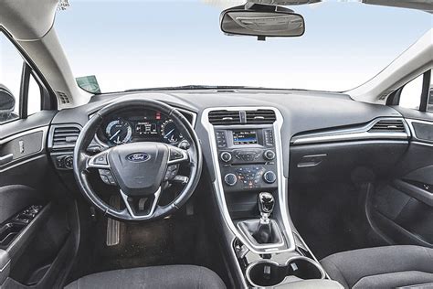 Penktos kartos Ford Explorer priekis