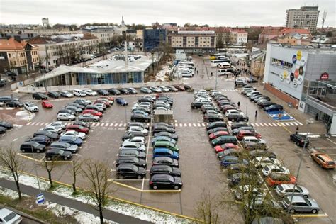 Nuotrauka, vaizduojanti saugomą automobilių aikštelę