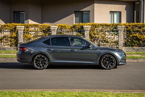 Skoda Superb automobilio ardymas