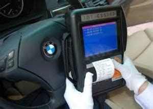 Įvairūs autodiagnostikos prietaisai autoservise