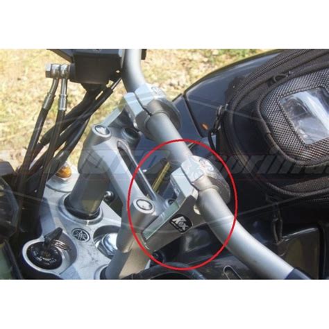 Motociklo vairo mechanizmas su rankenėlėmis