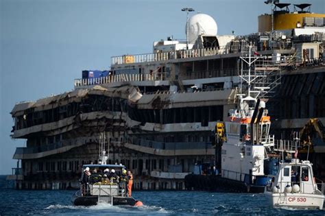 Nuotrauka kruizinio laivo „Costa Concordia“ po avarijos