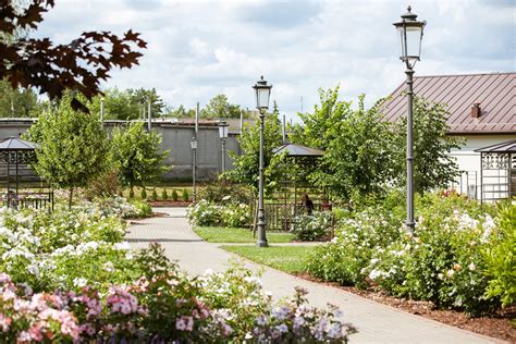 Parkas prie Chaimo Frenkelio vilos su fontanu