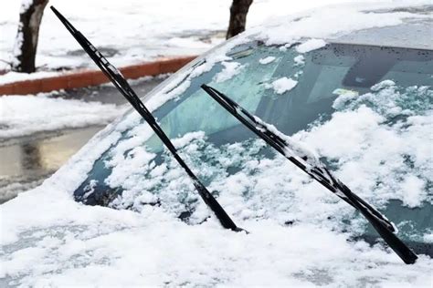 Automobilio priekinio stiklo valytuvai