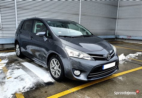 Infografika: Kuro sąnaudų palyginimas Toyota Verso 2013 mieste ir užmiestyje