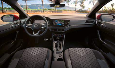Volkswagen Passat automobilio interjeras su navigacijos sistema
