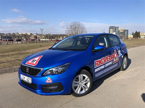 Nauji Peugeot 308 automobiliai Regitros egzaminų centre