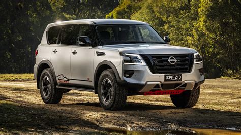 Nissan Patrol automobilio interjeras