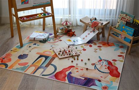 simbolinis moters kilimas