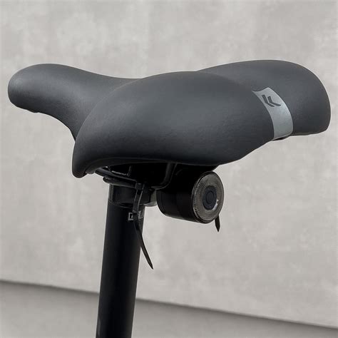 Semaforas su raudona šviesa, simbolizuojantis gedimą