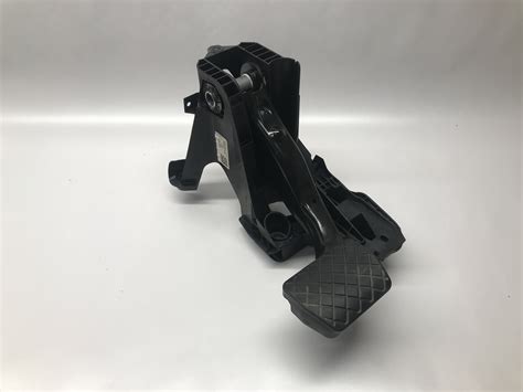 Stabdžių pedalas su skirtingomis padėtimis