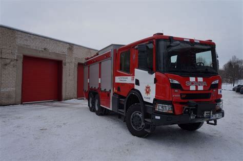 Nauja gaisrinė automobilinė cisterna