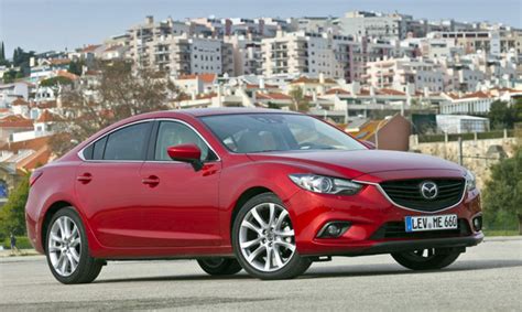 Nuotrauka, vaizduojanti Mazda 6 automobilio variklį
