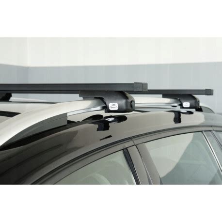 Peugeot 308 su stogo skersiniais