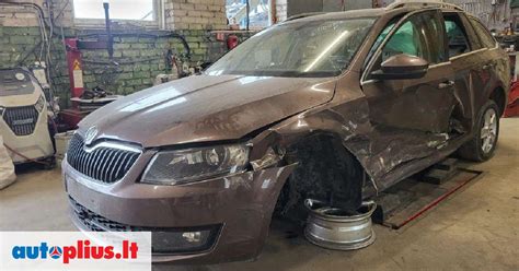 Skuodo autolaužyno vitrina