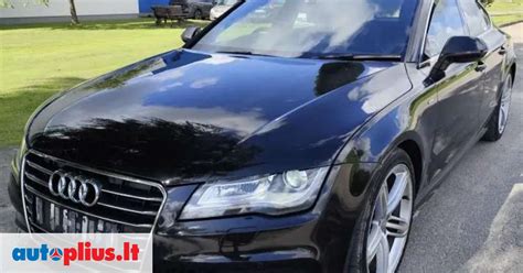 Nuotrauka su automobilių serviso knygute