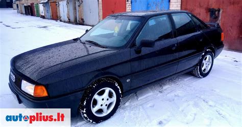 Audi 80 sedanas su galiniu spoileriu
