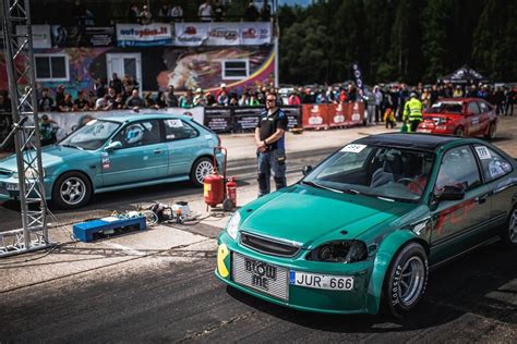 Lino Jurgaičio Honda Civic drago lenktynėse