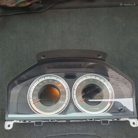 Volvo V70 prietaisų skydelis