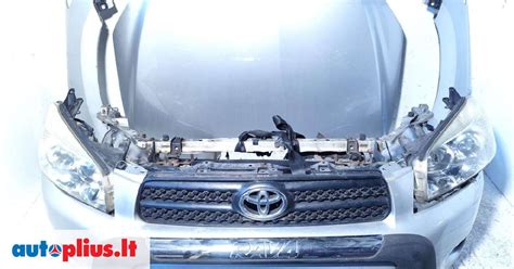 Toyota RAV4 2007 automobilio galinis vaizdas su sumontuotais parkavimo davikliais
