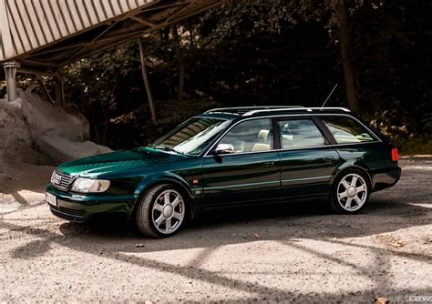 Audi A6 C4 automobilio nuotrauka