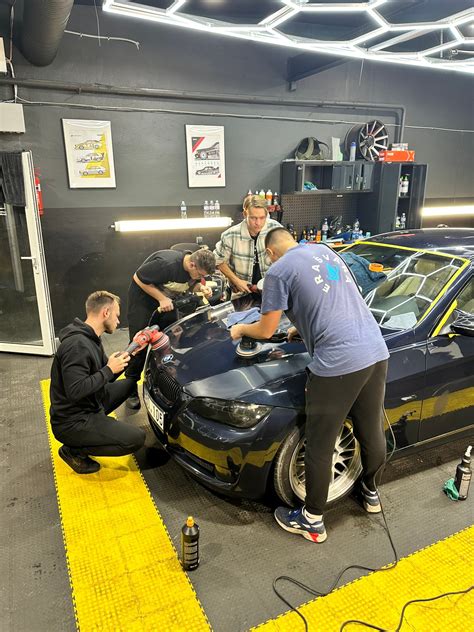Automobilio slenksčių valymas