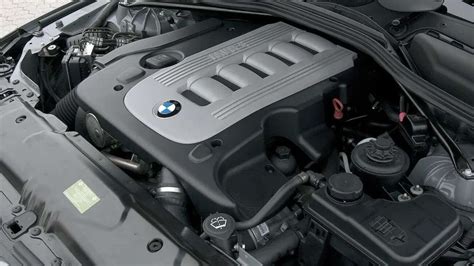BMW E46 variklio skyriaus vaizdas