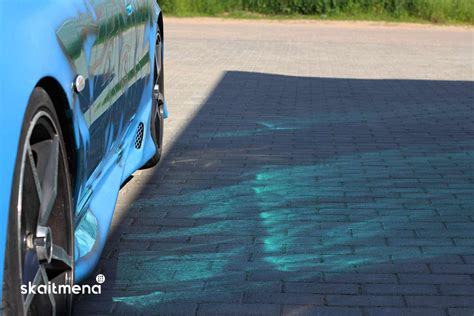 Chameleono dažų efektas ant automobilio