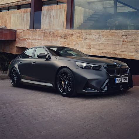 BMW M5 interjeras