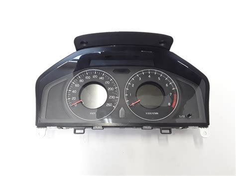Volvo V70 prietaisų skydelis su įspėjamaisiais signalais