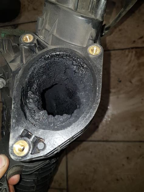 Įsiurbimo kolektoriaus valymas