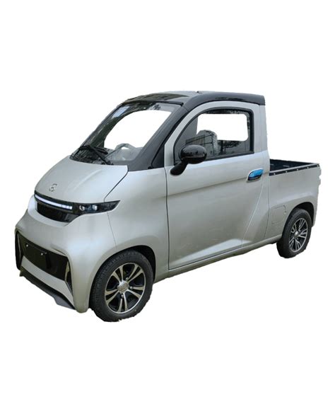 Simbolinis automobilis su UWB lustu