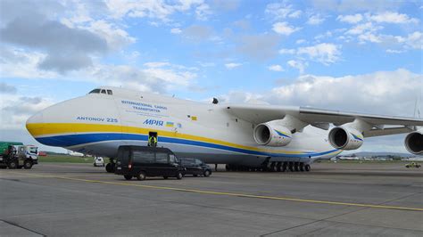 Krovininis lėktuvas Antonov AN-225 