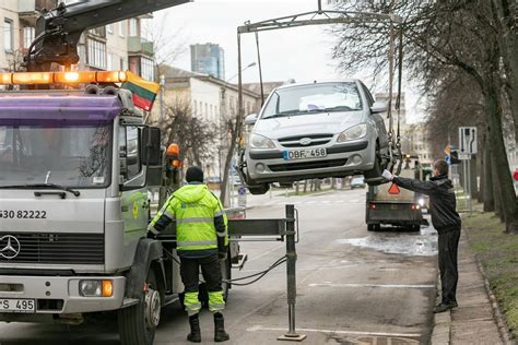 Apleistų automobilių problema Vilniuje
