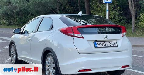 Nuotrauka Honda Civic su automatine pavarų dėže