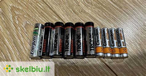 įvairių dydžių ir tipų įkraunamos baterijos