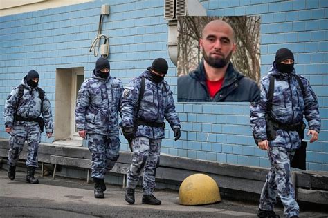 Teisėsaugos pareigūnai tardymo metu