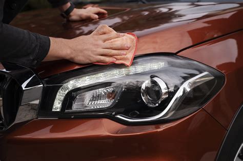 Automobilio žibintų valymas ir priežiūra