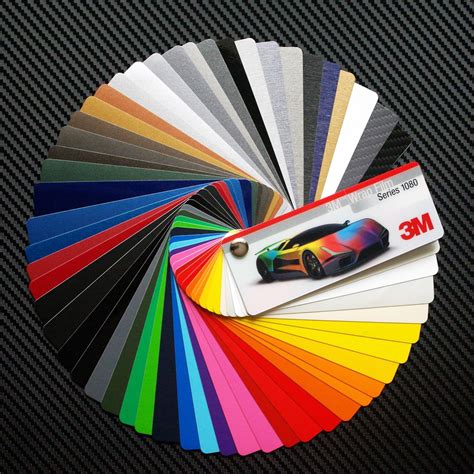 Automobilio detalės apklijuotos spalvota plėvele