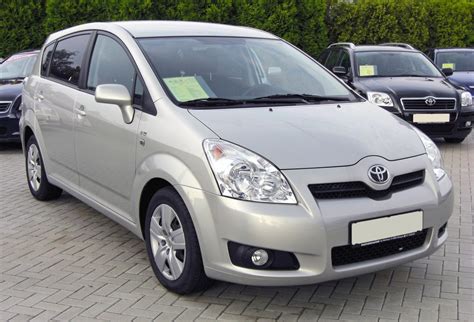 Toyota Corolla Verso variklių palyginimas