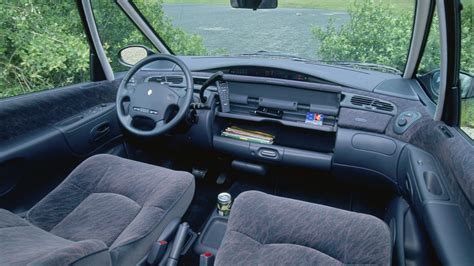 Scheminis Renault Espace 2 saugiklių blokų išdėstymas