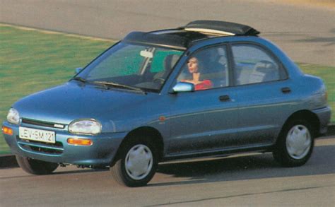 Mazda 121 miesto gatvėse