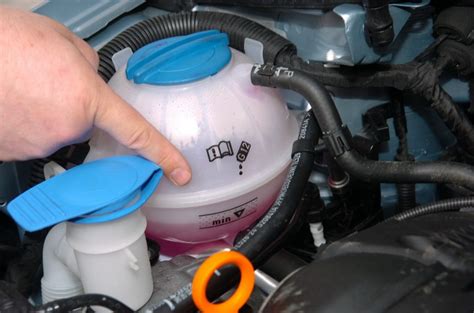 Vérification du niveau de liquide de refroidissement