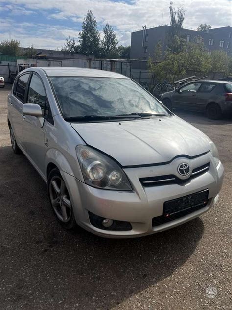 Toyota Corolla Verso automobilis