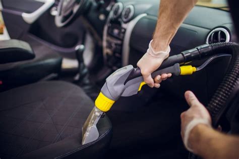 Automobilio salono cheminis valymas