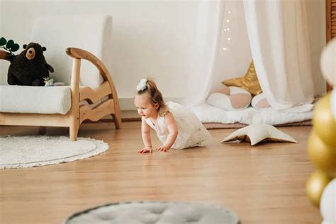 Infografika: Pavojingos situacijos sankryžose ir kaip jų išvengti.