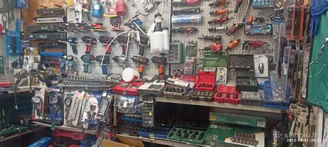 Įrankiai garaže automobilių remontui