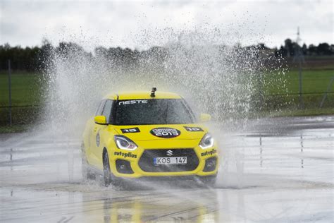 Universalūs automobiliai kelionėms